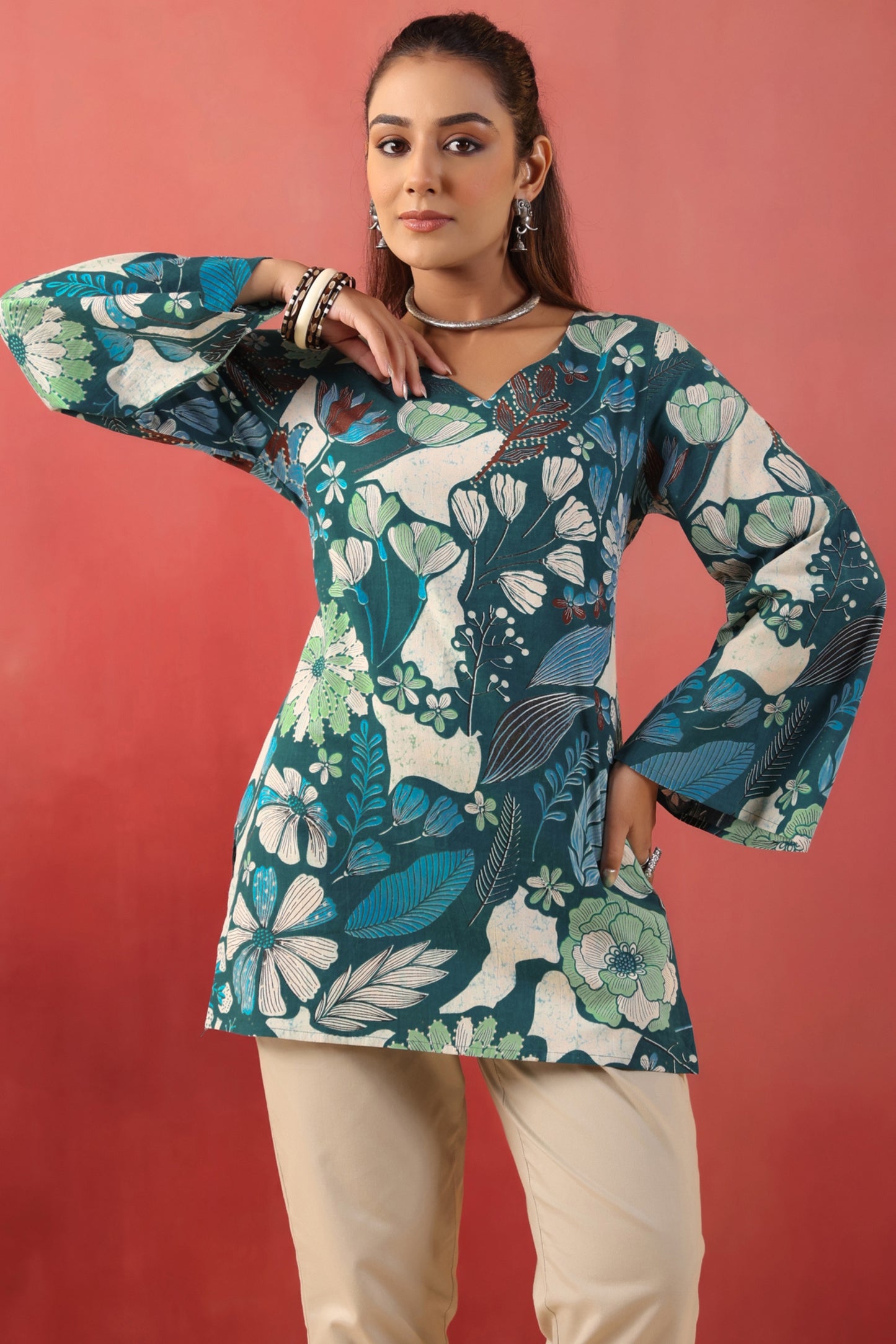 Rimeline Women Green Floral Printed V-Neck Cotton Short Kurti