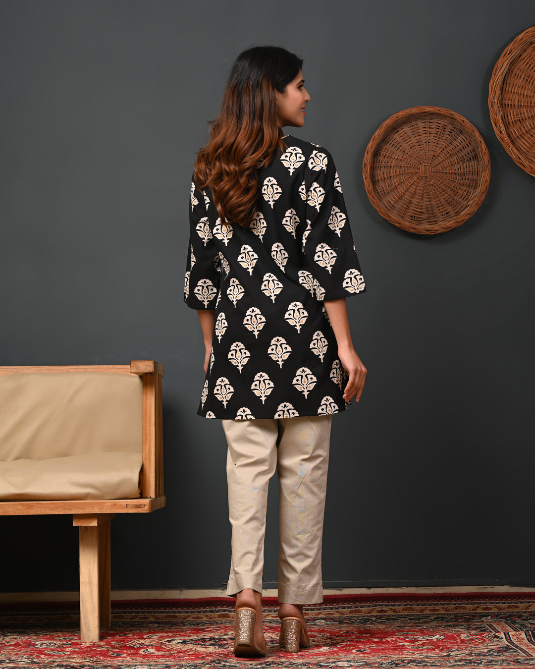 RimeLine Black Women Ethnic Motifs Printed Round-Neck Pure Cotton Kurti