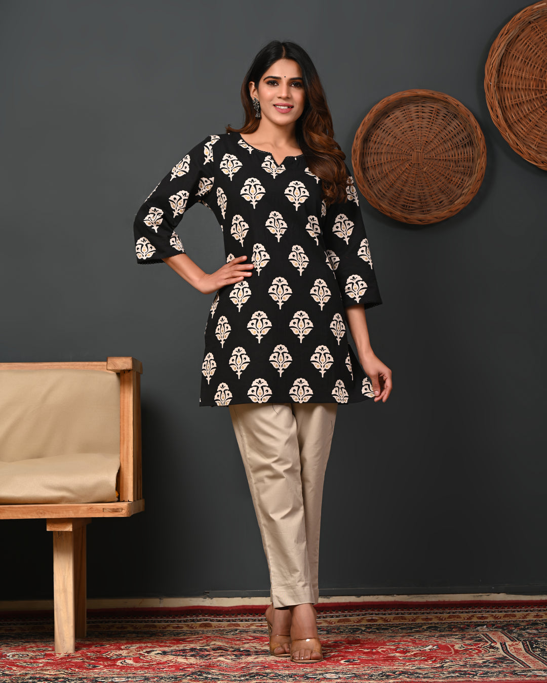 RimeLine Black Women Ethnic Motifs Printed Round-Neck Pure Cotton Kurti