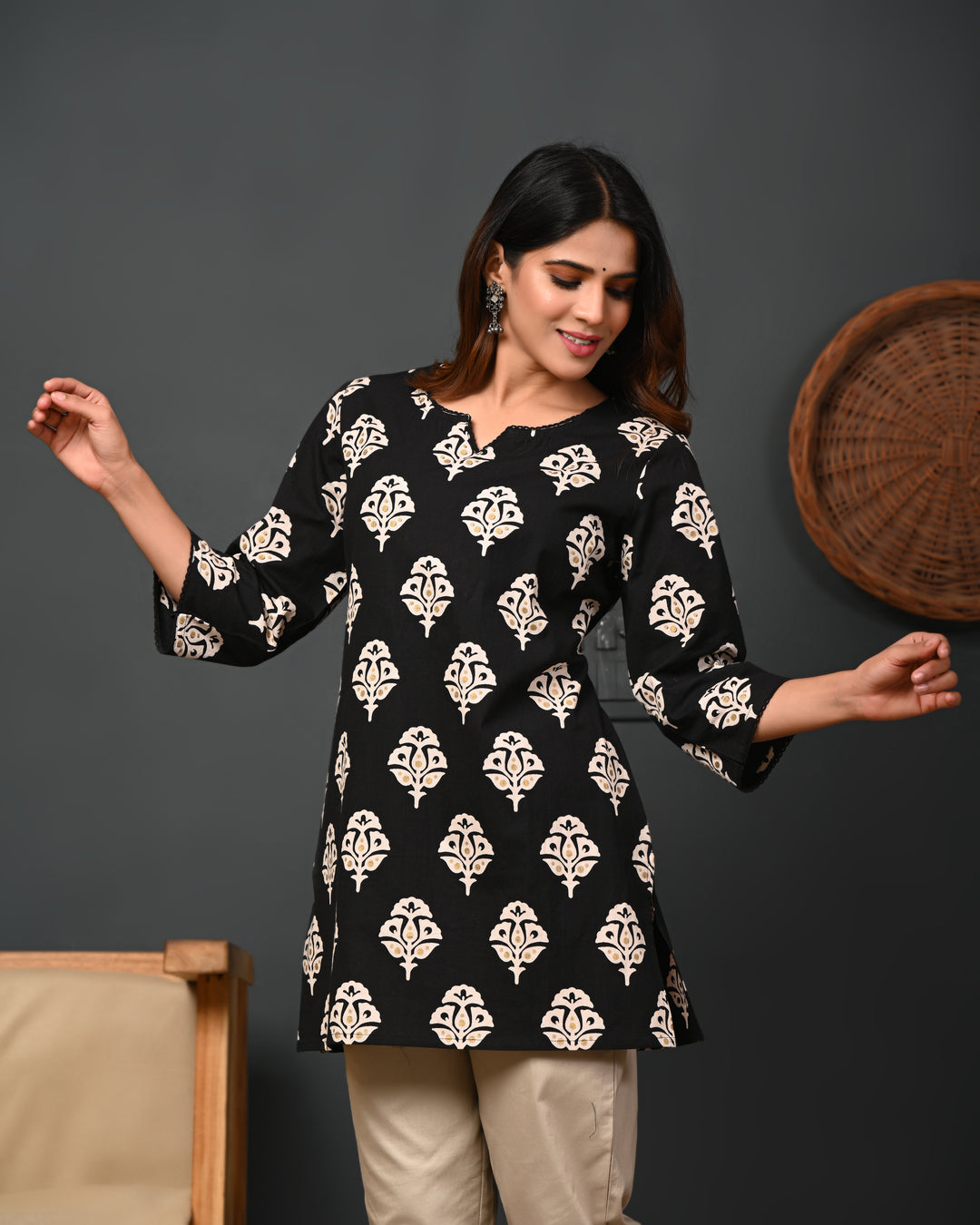 RimeLine Black Women Ethnic Motifs Printed Round-Neck Pure Cotton Kurti
