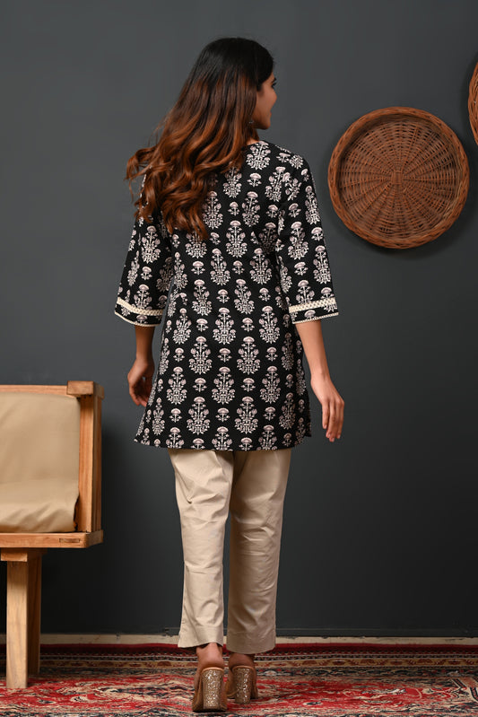 RimeLine Black Women Ethnic Motifs Printed Round-Neck Pure Cotton Kurti
