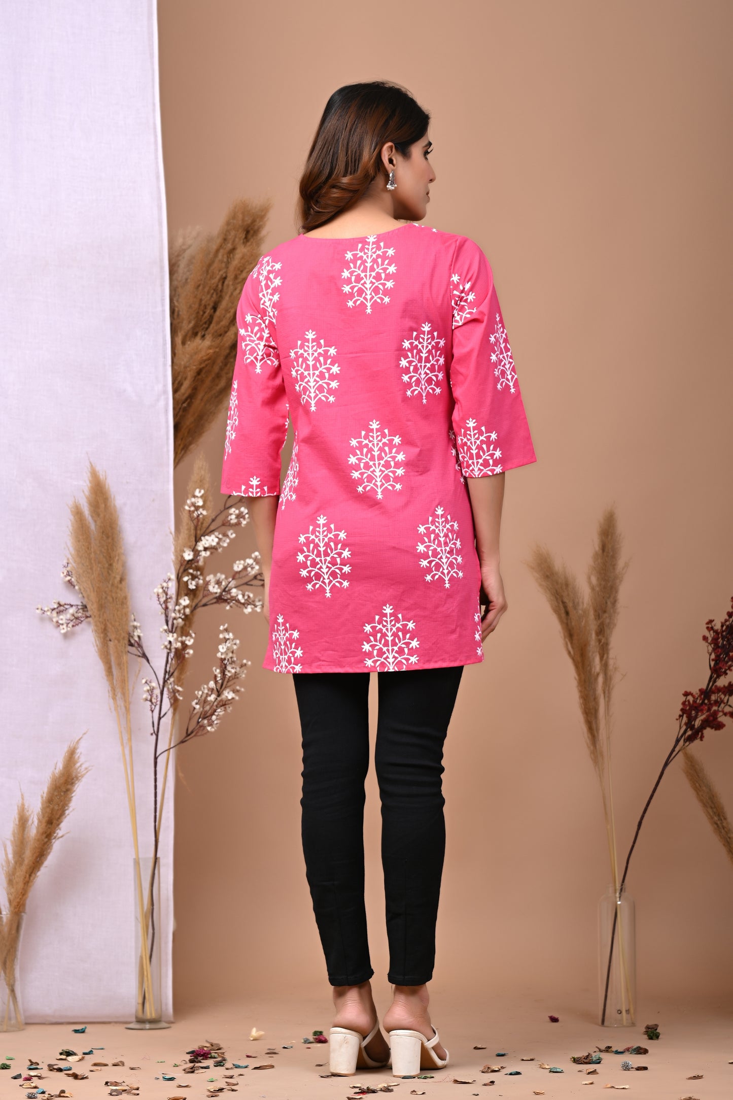 RimeLine Pink Ethnic Motifs Printed Round-Neck Cotton Kurti
