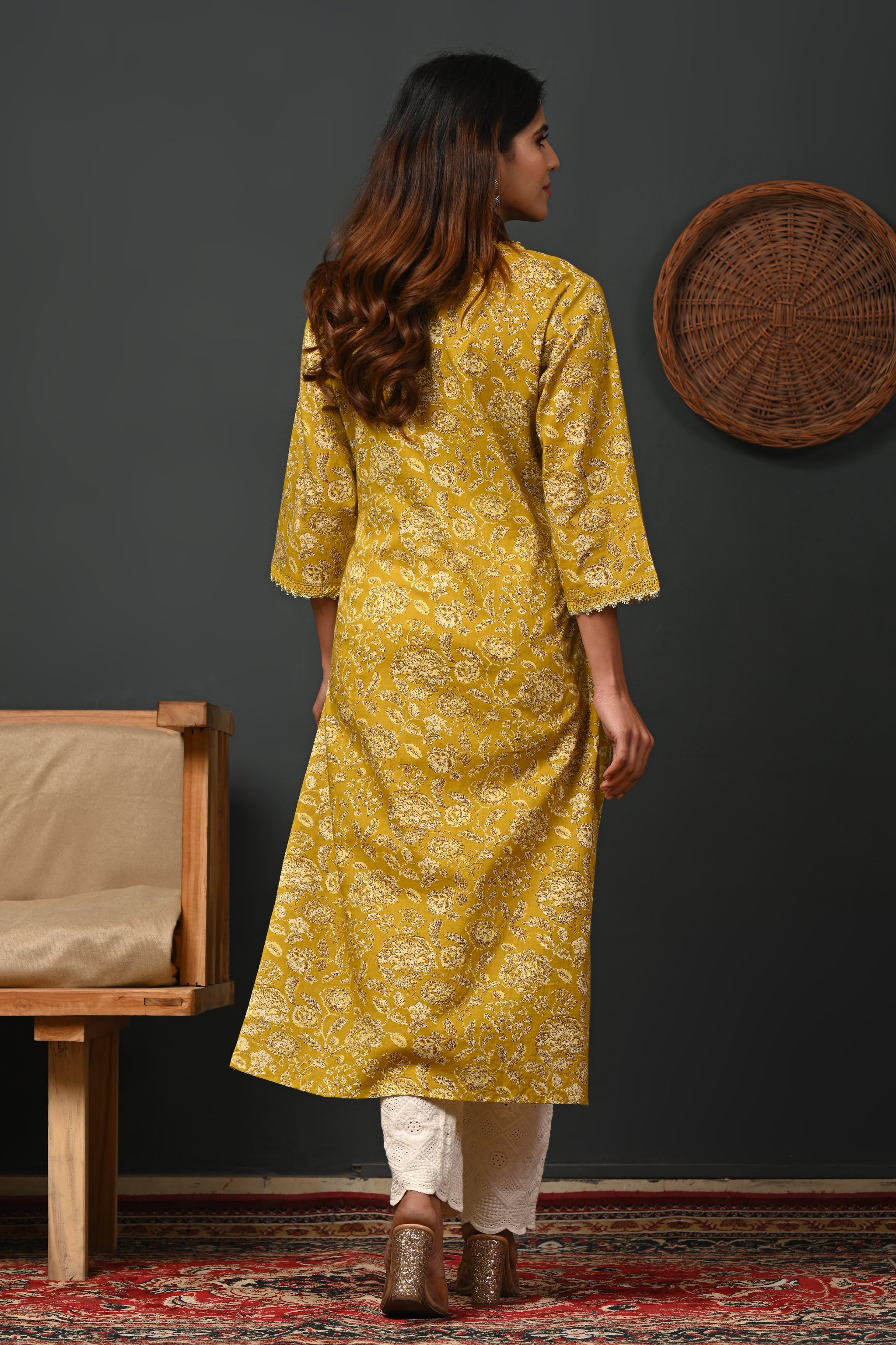 Floral Printed V-Neck Pure Cotton Straight Kurtas - Rimeline