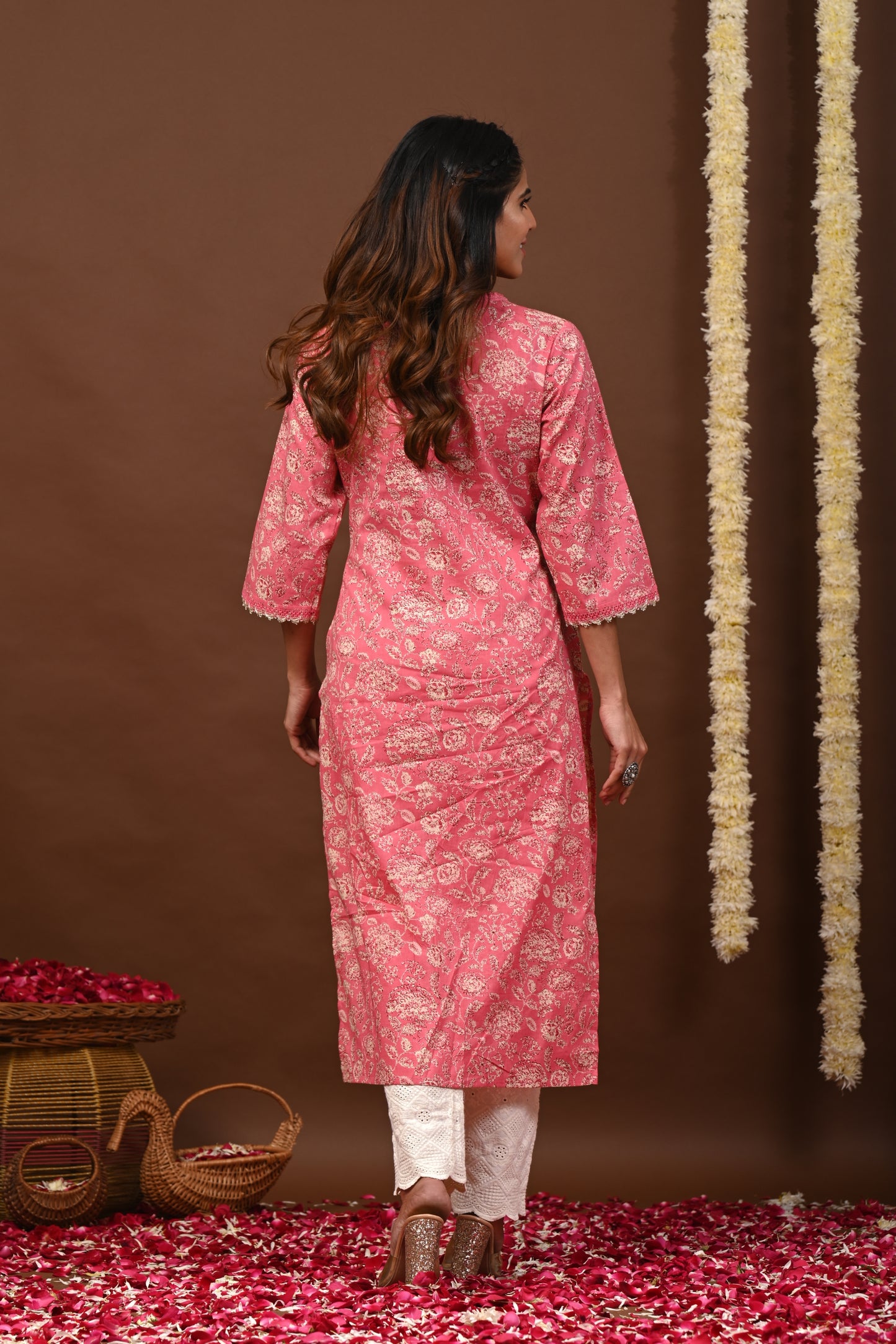 Floral Printed V-Neck Pure Cotton Straight Kurtas - Rimeline