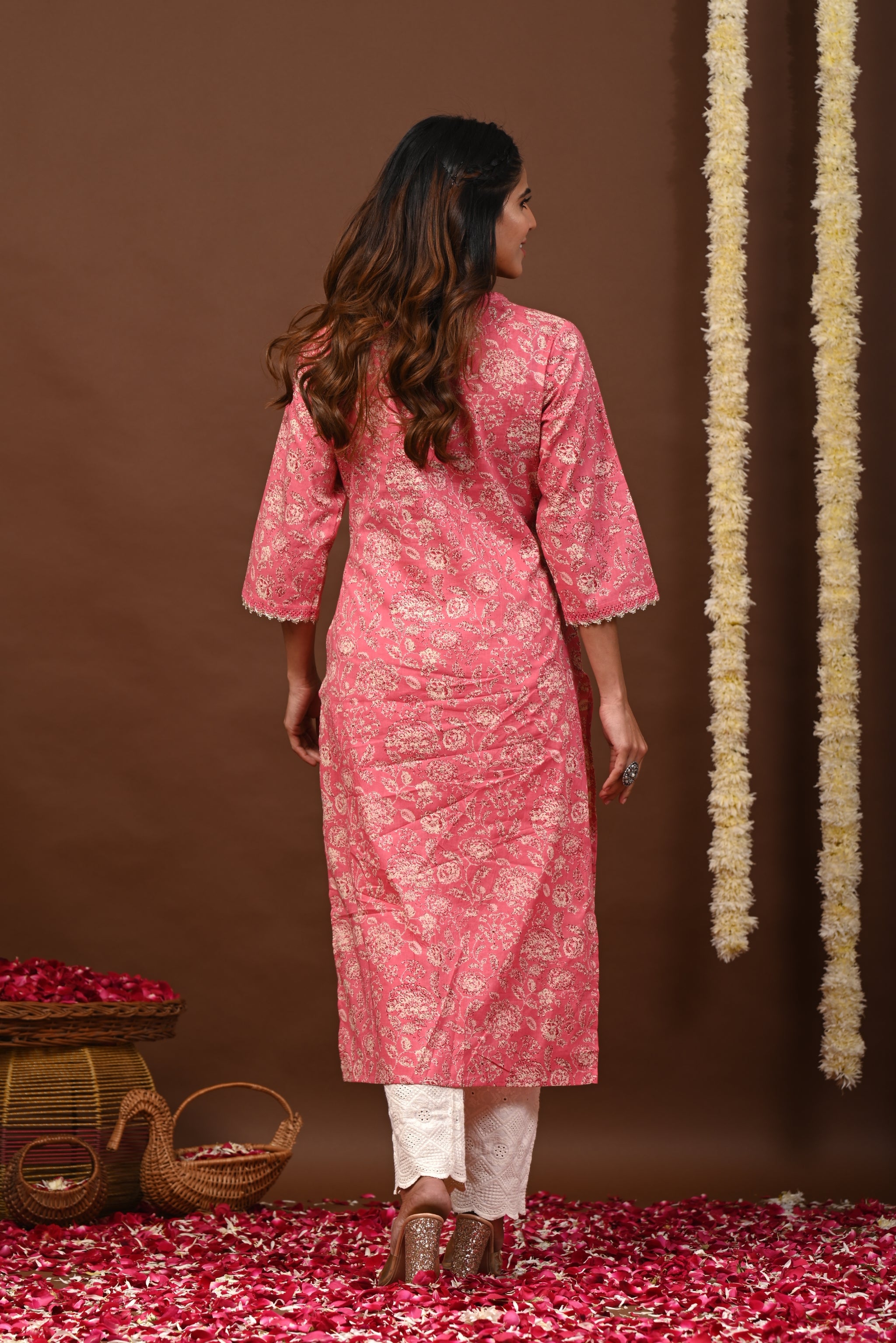 Floral Printed V-Neck Pure Cotton Straight Kurtas - Rimeline
