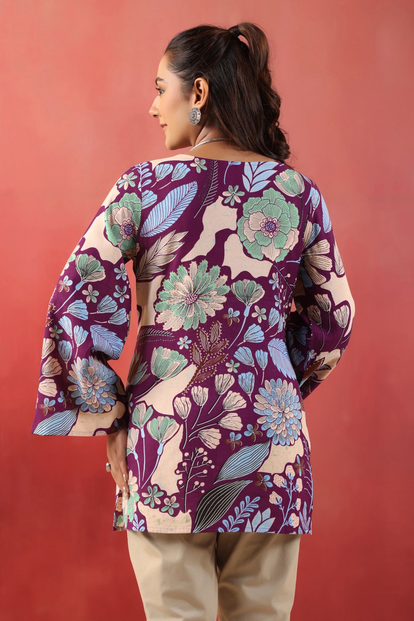 Rimeline Women Purple Floral Printed V-Neck Cotton Short Kurti