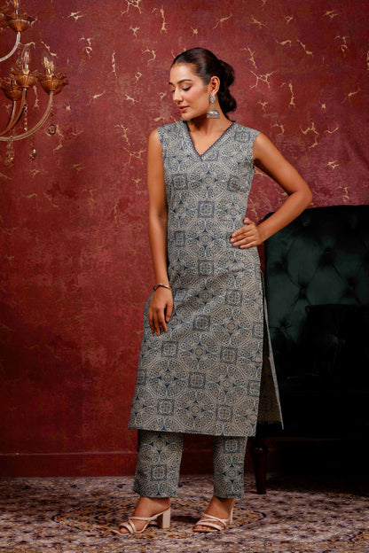 Rimeline Women Ethnic Motifs Printed Cotton Kurta with Trousers