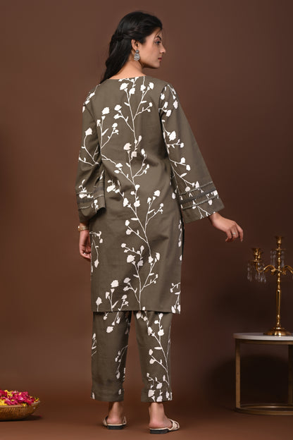 Rimeline Floral Printed V-Neck Flared Sleeves Pure Cotton Straight Kurta With Trouser