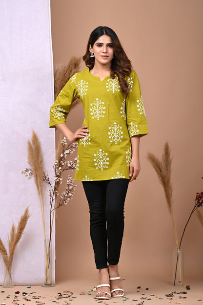 RimeLine Green Ethnic Motifs Printed Round-Neck Cotton Kurti