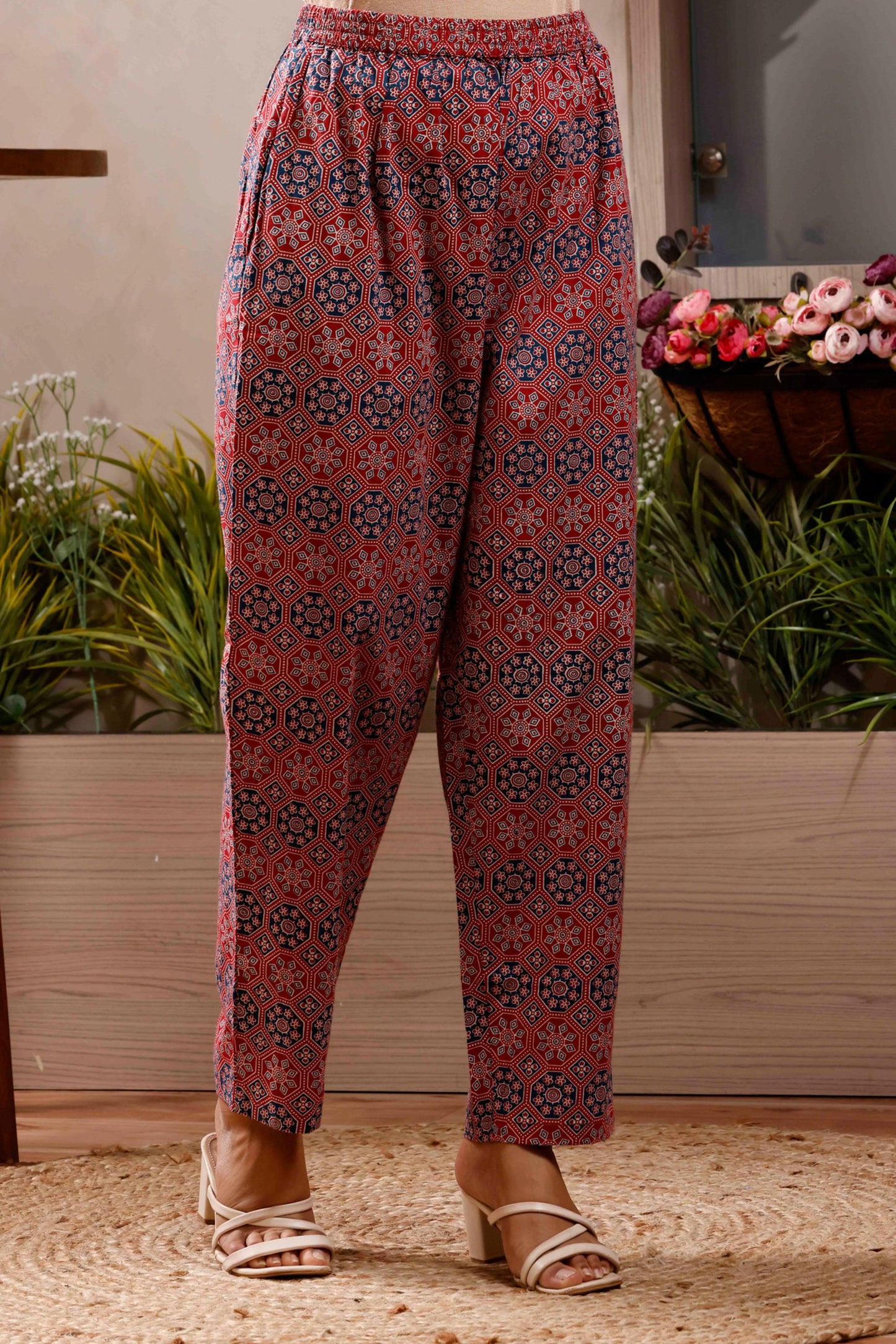 Rimeline Geometric Printed V-Neck Pure Cotton Kurta With Trousers