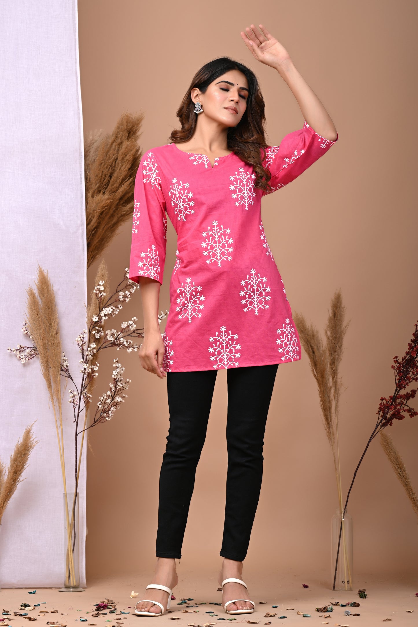 RimeLine Pink Ethnic Motifs Printed Round-Neck Cotton Kurti