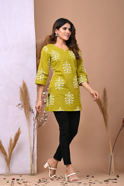 RimeLine Green Ethnic Motifs Printed Round-Neck Cotton Kurti