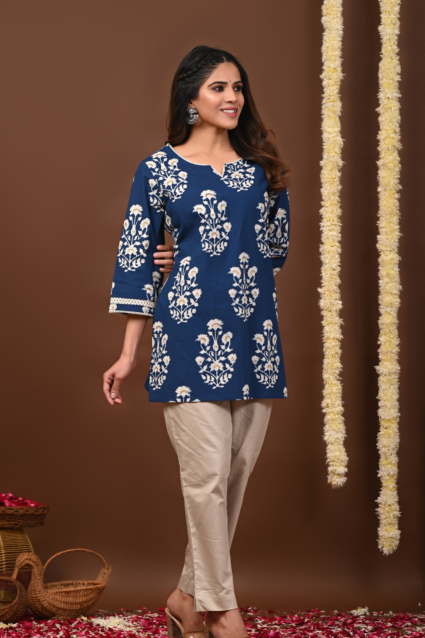 RimeLine Blue Women Ethnic Motifs Printed Round-Neck Pure Cotton Kurti