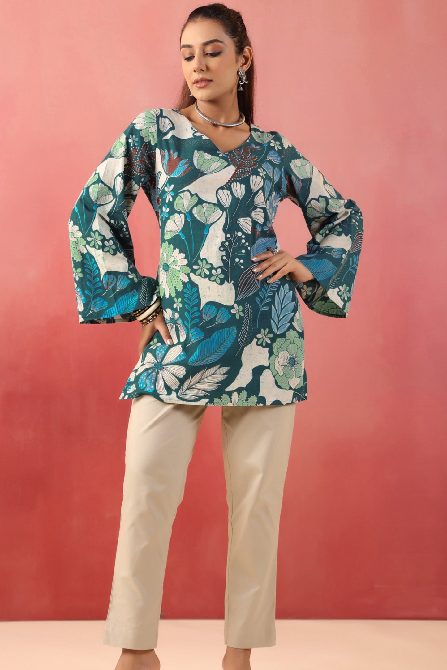 Rimeline Women Green Floral Printed V-Neck Cotton Short Kurti