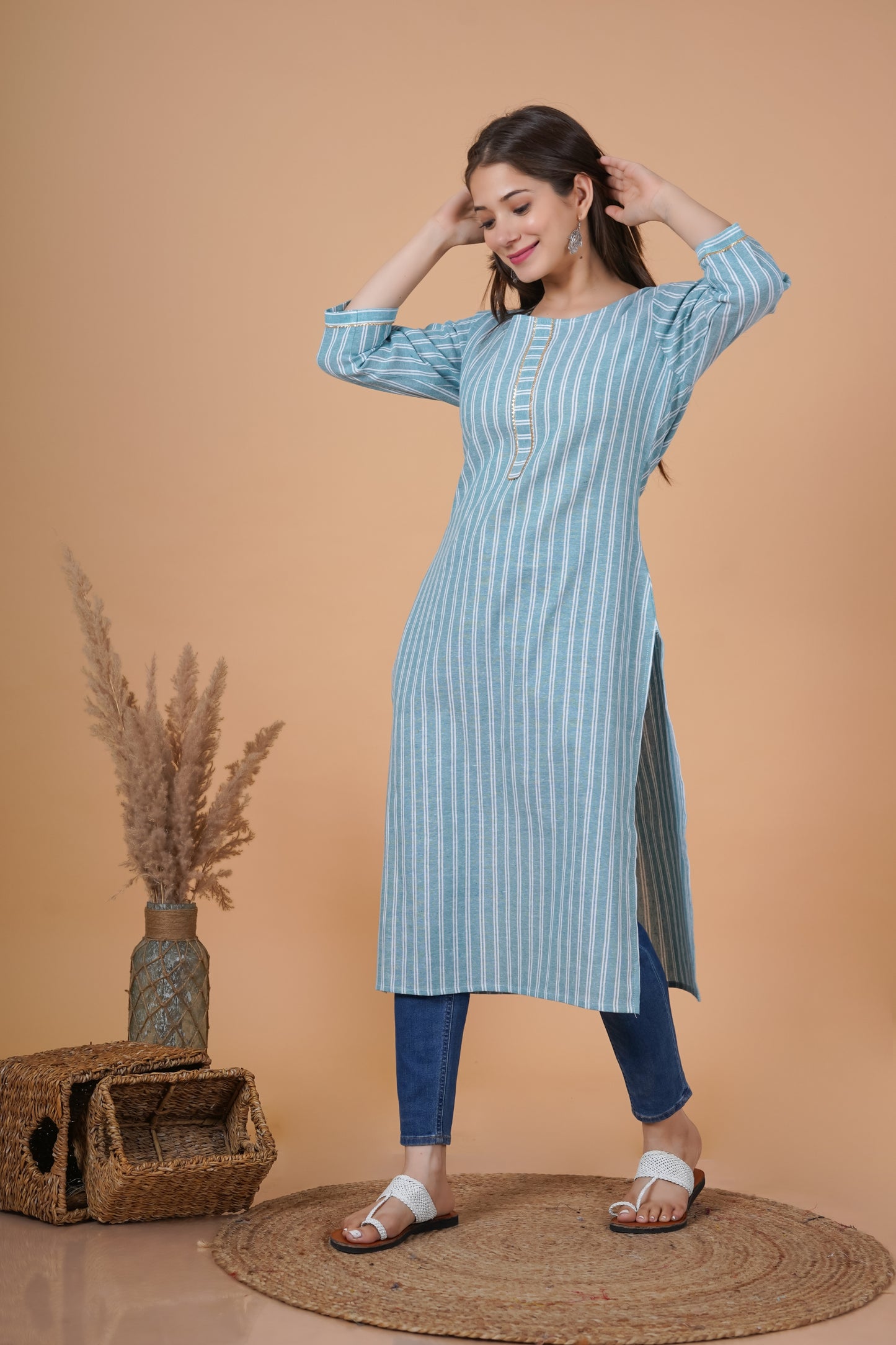 RimeLine Round Neck Straight kurta for women