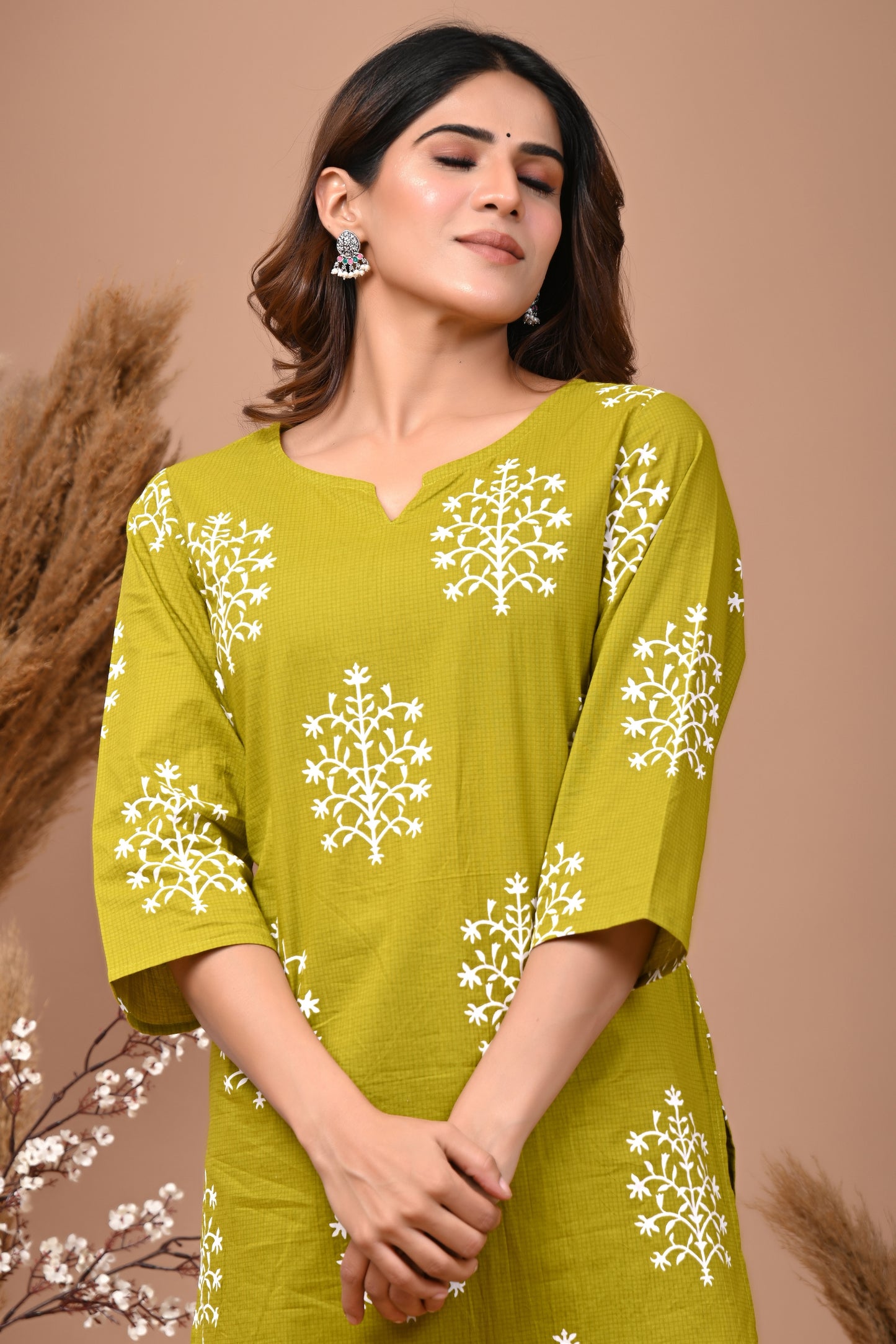 RimeLine Green Ethnic Motifs Printed Round-Neck Cotton Kurti