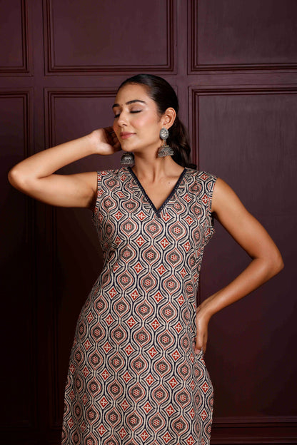 Rimeline Geometric Printed V-Neck Pure Cotton Kurta With Trousers