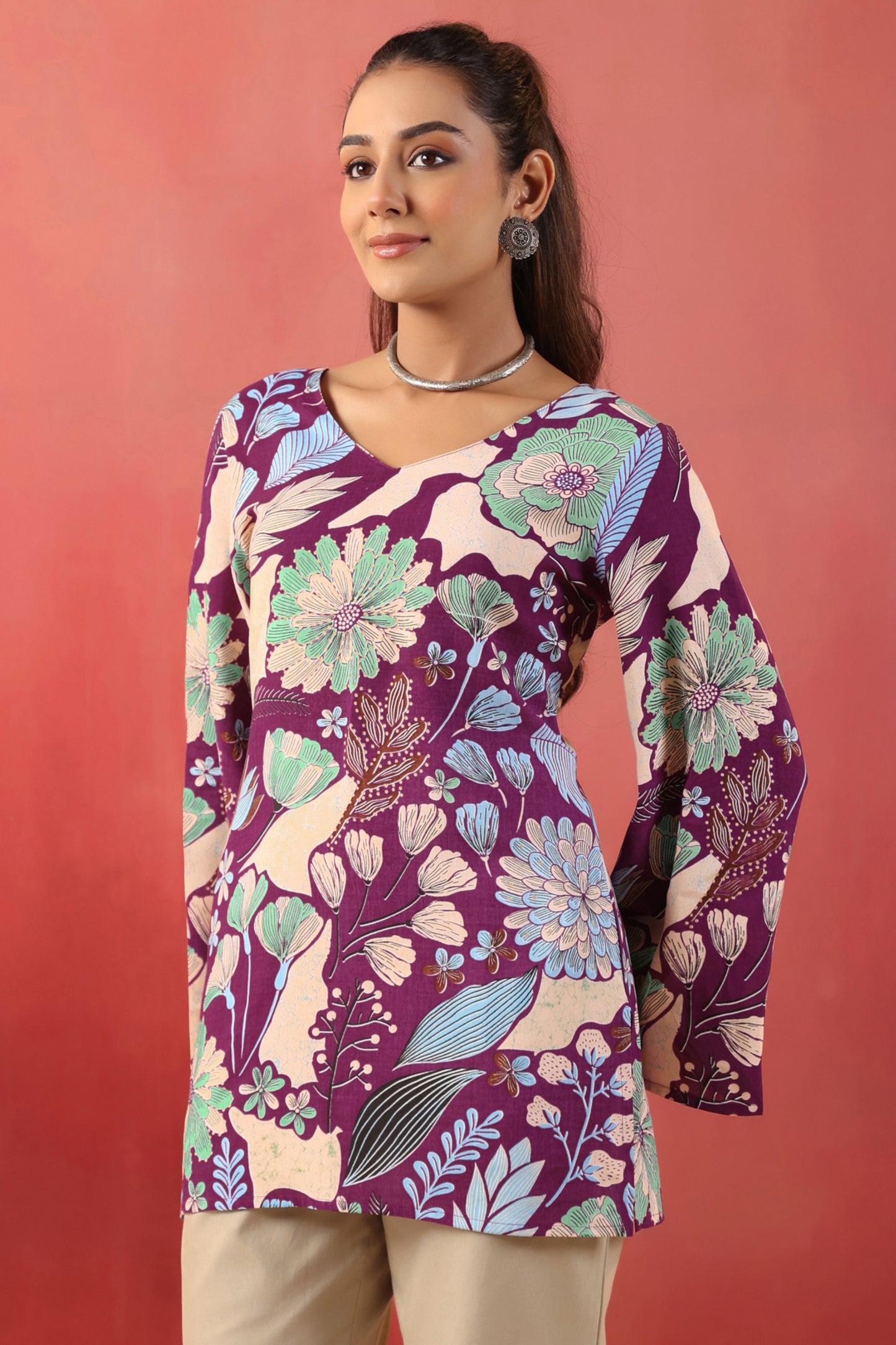 Rimeline Women Purple Floral Printed V-Neck Cotton Short Kurti