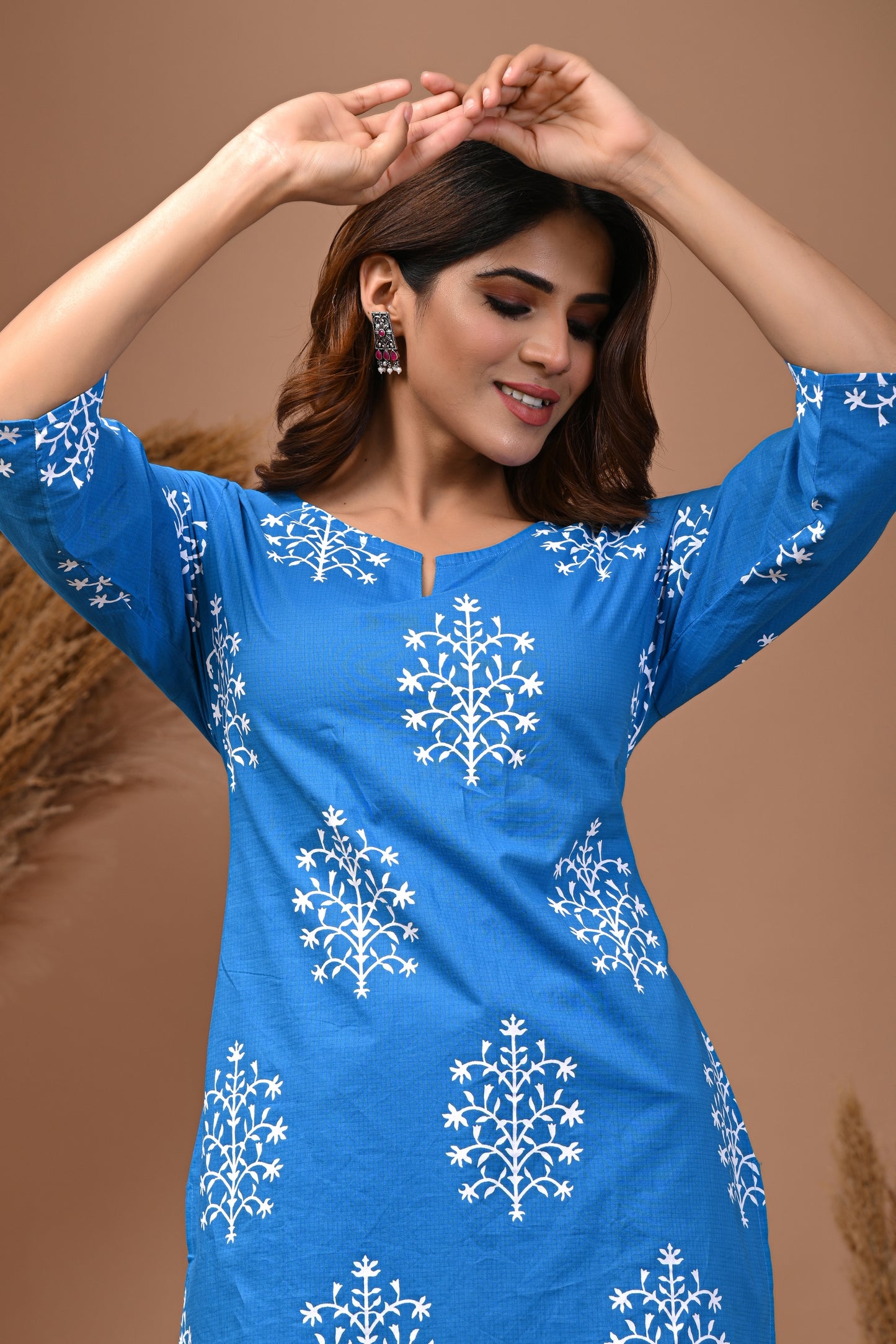 RimeLine Blue Ethnic Motifs Printed Round-Neck Cotton Kurti