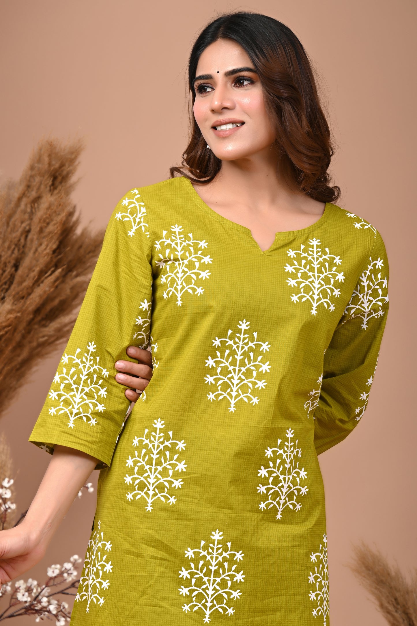RimeLine Green Ethnic Motifs Printed Round-Neck Cotton Kurti