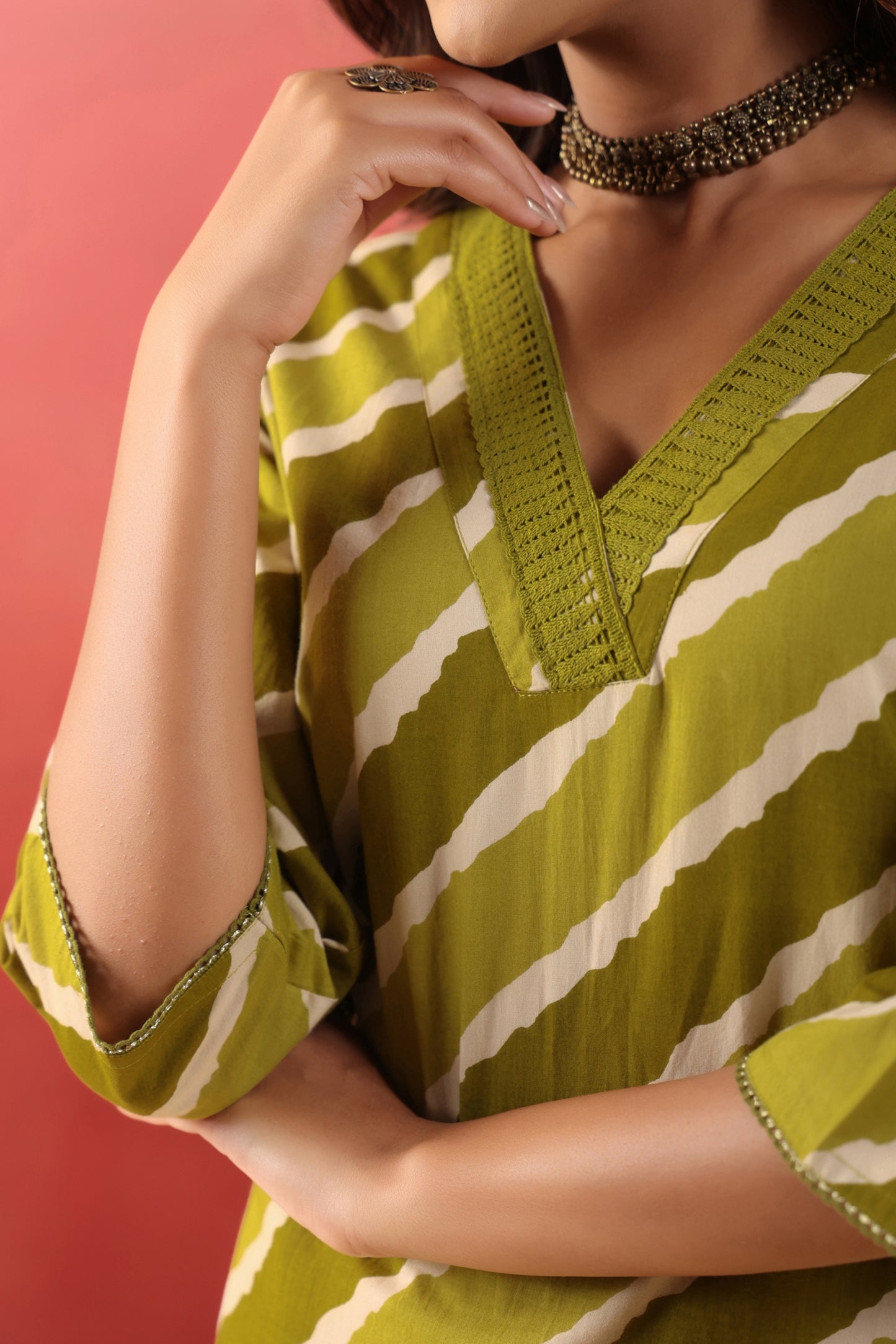 Rimeline Women Leheriya Printed V-Neck Sequinned Straight Cotton Kurta