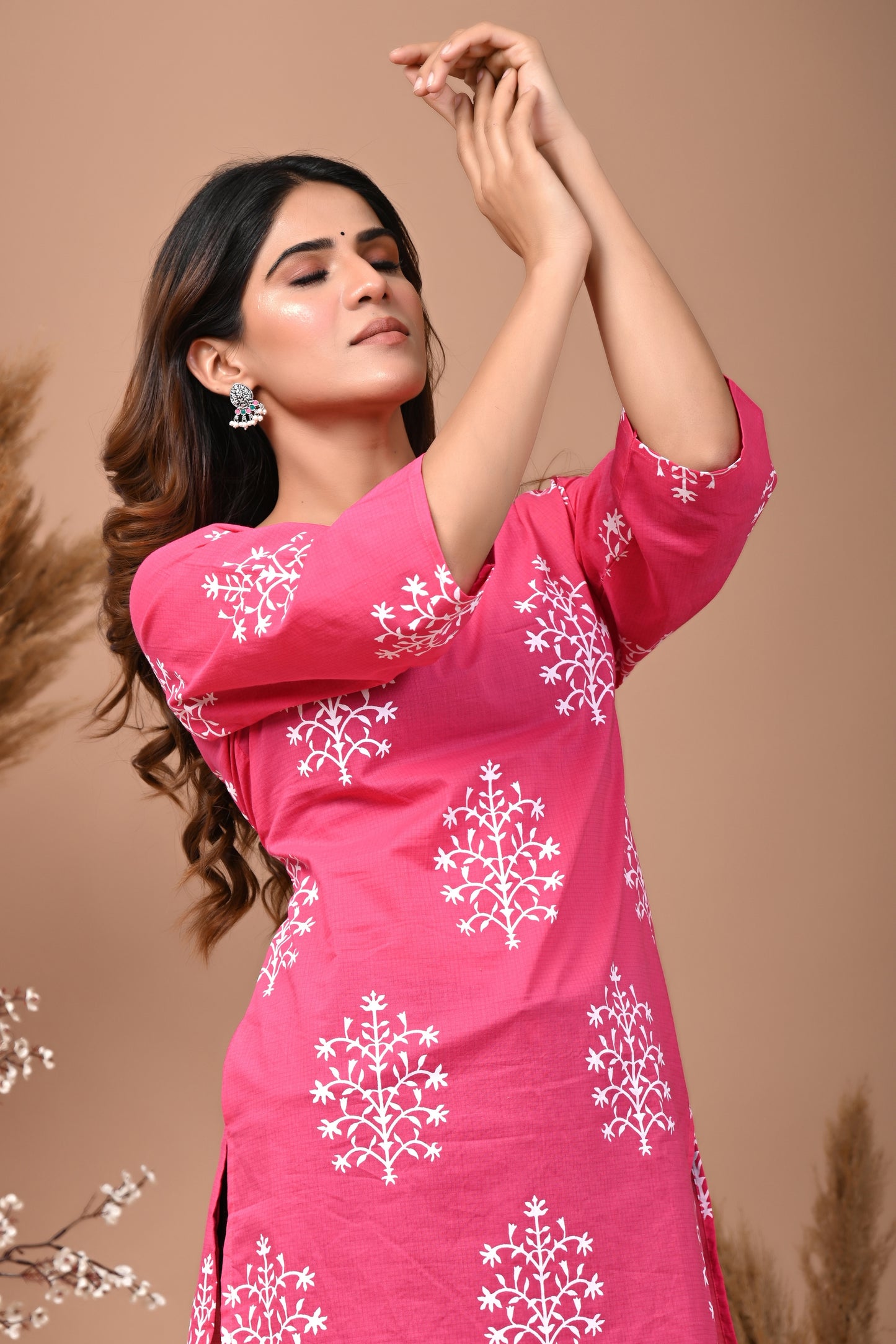 RimeLine Pink Ethnic Motifs Printed Round-Neck Cotton Kurti