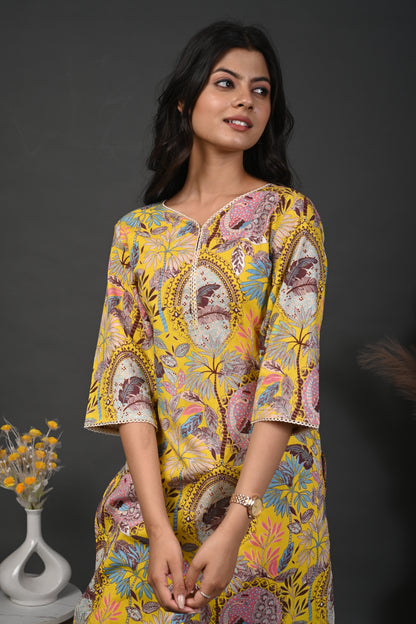 Rimeline Floral Screen Printed Sweetheart Neck Pure Cotton Straight Kurta