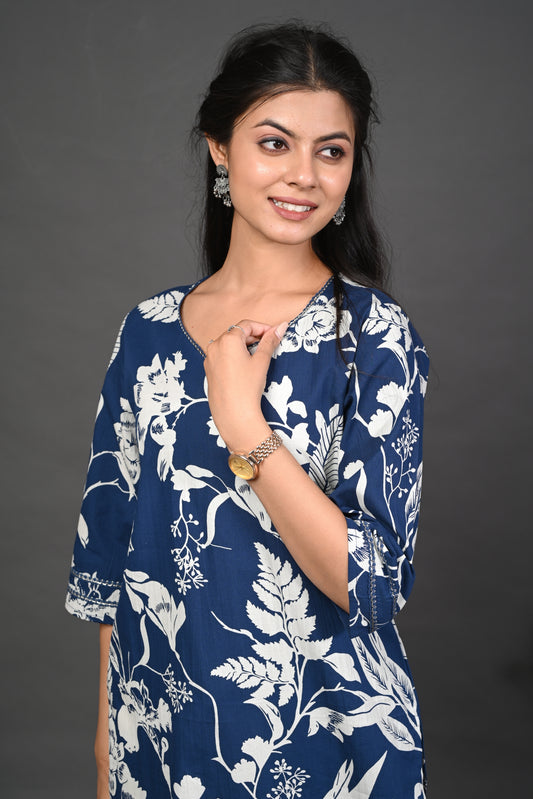 Rimeline Floral Screen Printed Sweetheart Neck Pure Cotton Straight Kurta