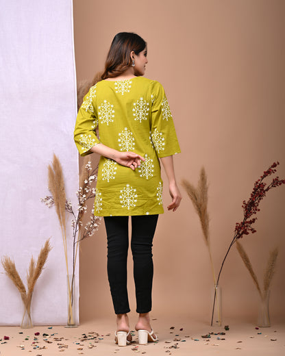 RimeLine Green Ethnic Motifs Printed Round-Neck Cotton Kurti