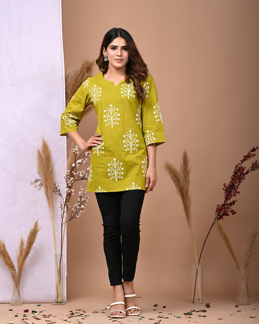 RimeLine Green Ethnic Motifs Printed Round-Neck Cotton Kurti