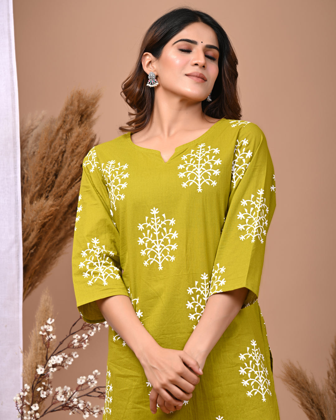 RimeLine Green Ethnic Motifs Printed Round-Neck Cotton Kurti