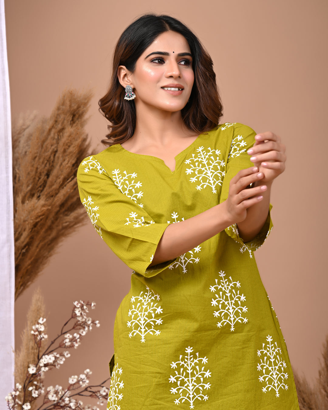 RimeLine Green Ethnic Motifs Printed Round-Neck Cotton Kurti