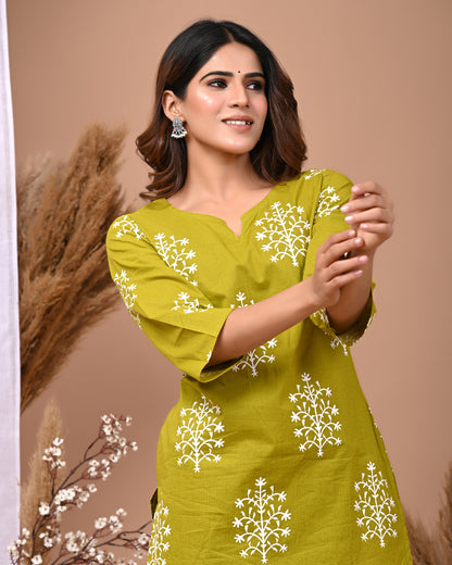 RimeLine Green Ethnic Motifs Printed Round-Neck Cotton Kurti