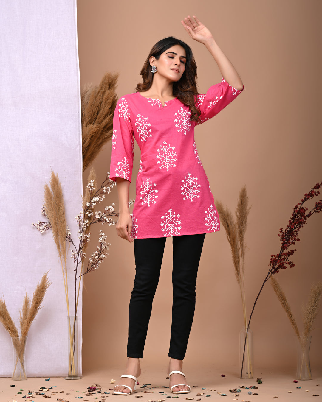 RimeLine Pink Ethnic Motifs Printed Round-Neck Cotton Kurti