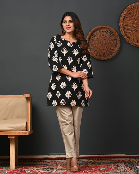 RimeLine Black Women Ethnic Motifs Printed Round-Neck Pure Cotton Kurti