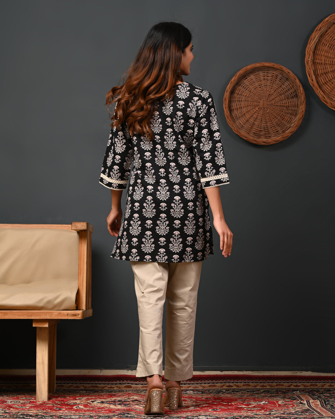 RimeLine Black Women Ethnic Motifs Printed Round-Neck Pure Cotton Kurti