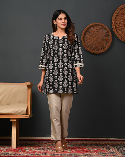 RimeLine Black Women Ethnic Motifs Printed Round-Neck Pure Cotton Kurti