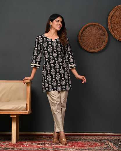 RimeLine Black Women Ethnic Motifs Printed Round-Neck Pure Cotton Kurti