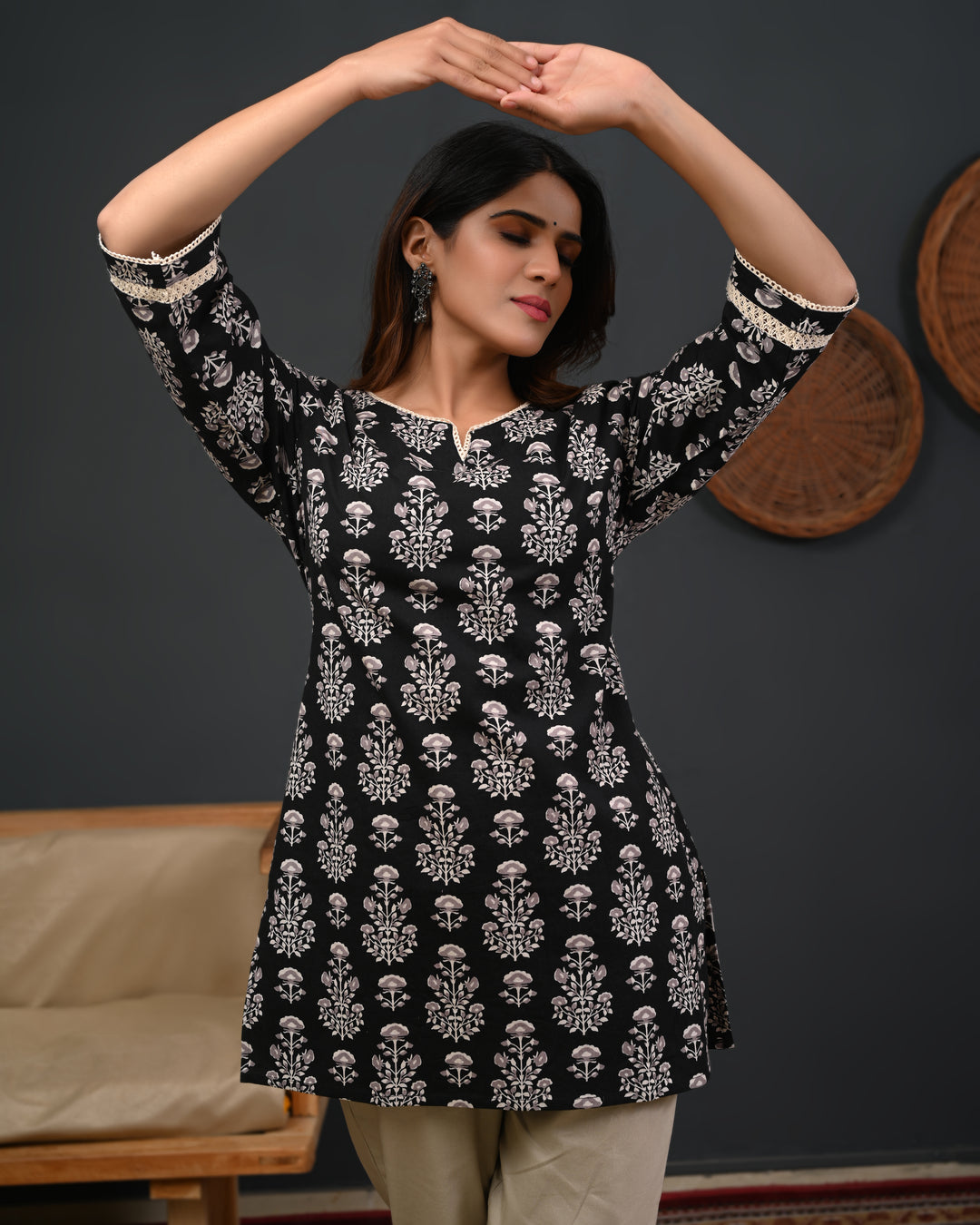 RimeLine Black Women Ethnic Motifs Printed Round-Neck Pure Cotton Kurti