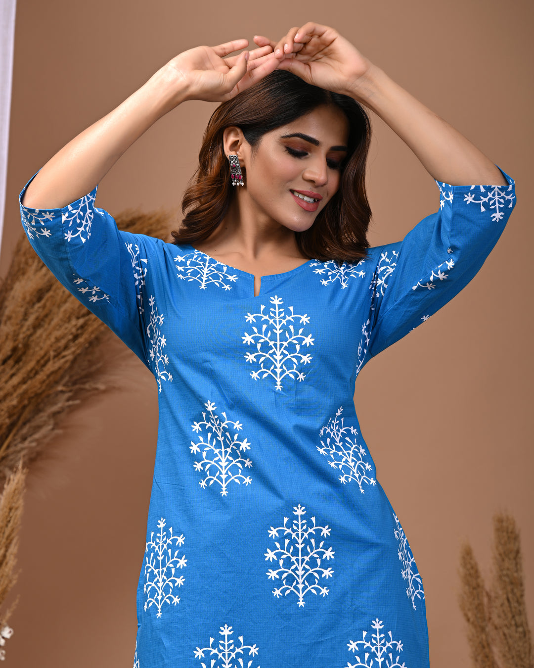 RimeLine Blue Ethnic Motifs Printed Round-Neck Cotton Kurti