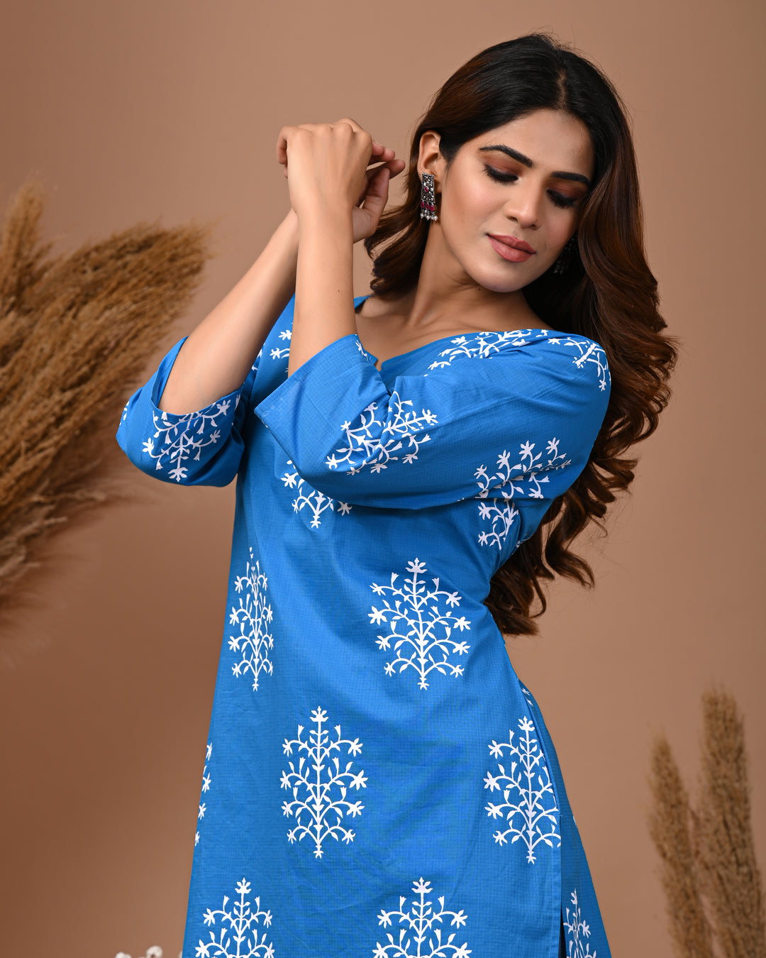 RimeLine Blue Ethnic Motifs Printed Round-Neck Cotton Kurti