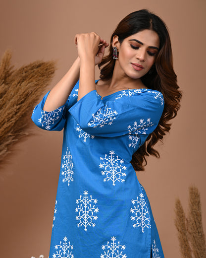 RimeLine Blue Ethnic Motifs Printed Round-Neck Cotton Kurti