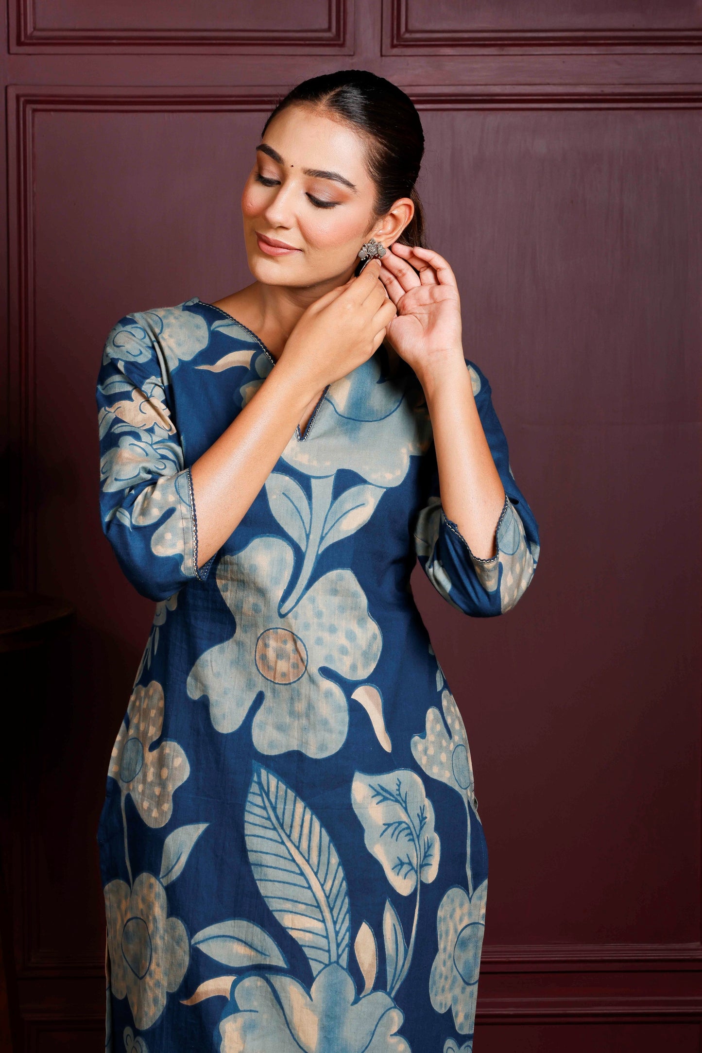 Rimeline Floral Printed V-Neck Straight Pure Cotton Kurta