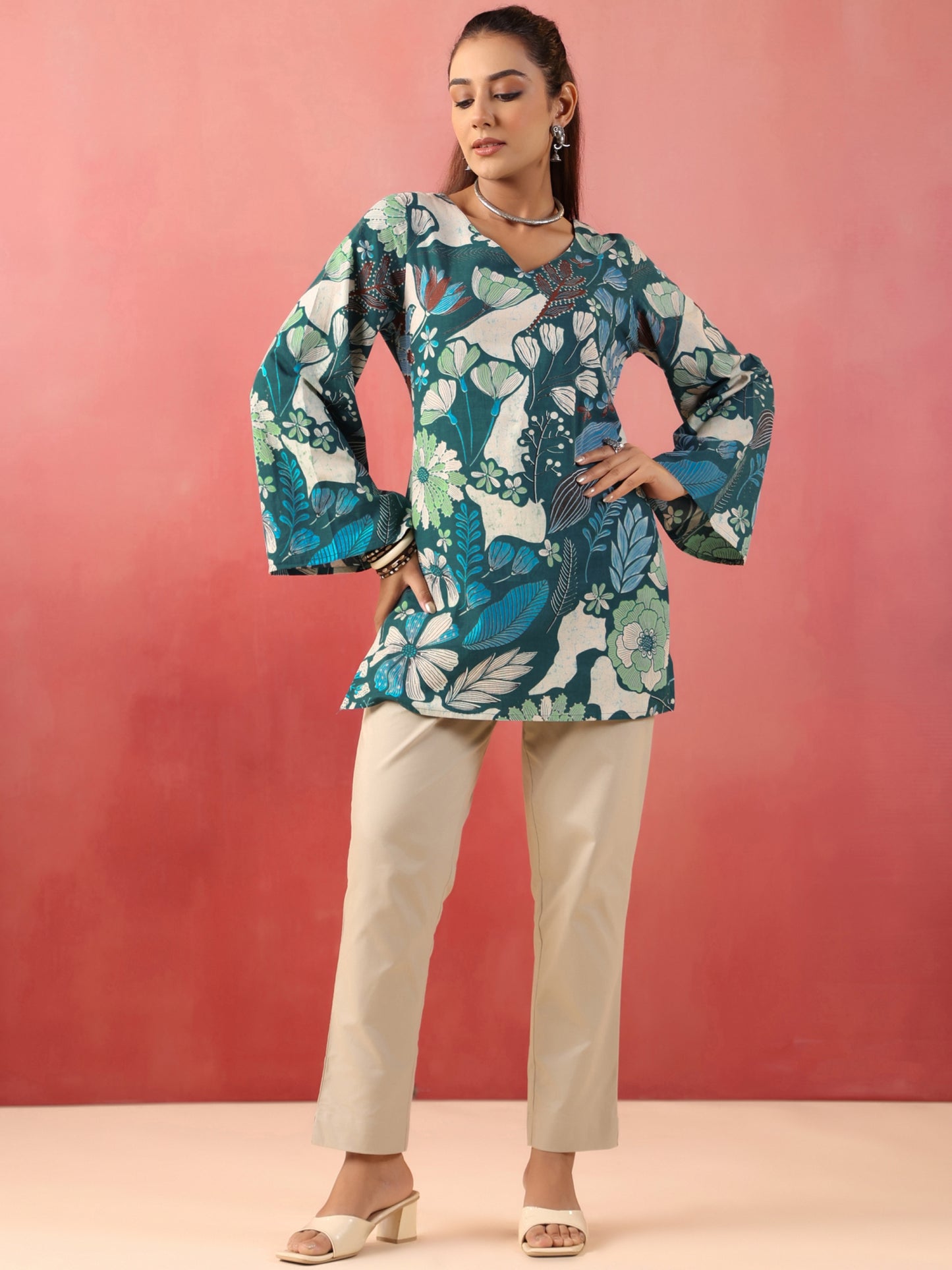 Rimeline Women Green Floral Printed V-Neck Cotton Short Kurti